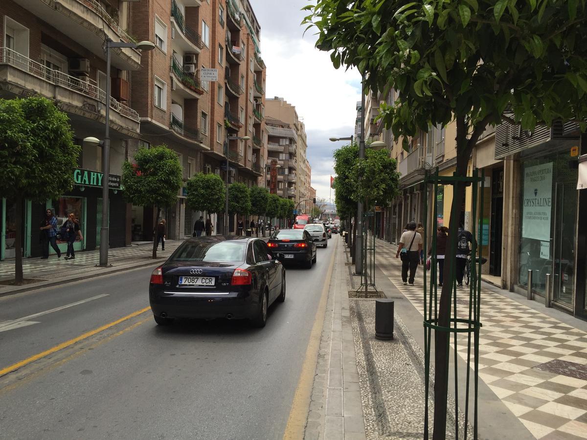 Piso En Calle Recogidas Granada Bagian luar foto