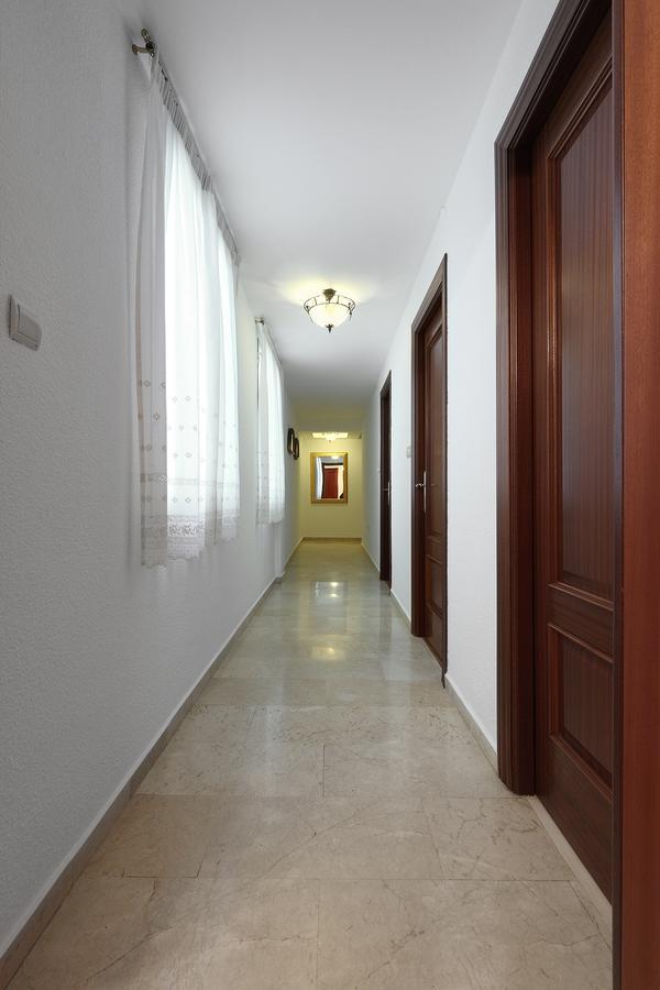 Piso En Calle Recogidas Granada Bagian luar foto
